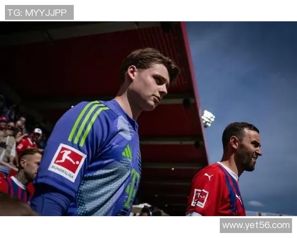 足球场上闪耀的雀斑宝宝球星 未来之星崭露头角引发热议