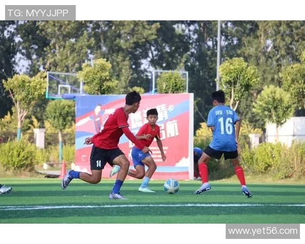 足球球星背阔肌训练方法揭秘助力提高场上爆发力与耐力